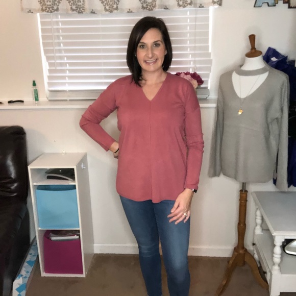 Pink Sweater - Picture 4 of 4